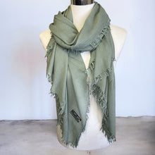 Carica l'immagine nel visualizzatore di Gallery, Sciarpa bamboo tinta unita