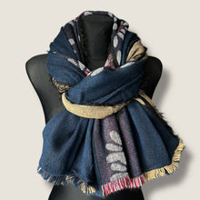 Carica l'immagine nel visualizzatore di Gallery, Sciarpa tre vieli