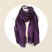 Carica l'immagine nel visualizzatore di Gallery, Sciarpa stola pura seta