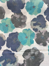 Carica l'immagine nel visualizzatore di Gallery, Sciarpa misto lana stampa digitale