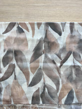 Carica l'immagine nel visualizzatore di Gallery, Sciarpa misto lana stampa digitale