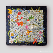 Carica l'immagine nel visualizzatore di Gallery, Foulard pura seta