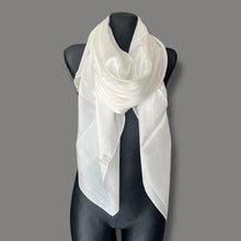 Carica l'immagine nel visualizzatore di Gallery, Sciarpa stola pura seta