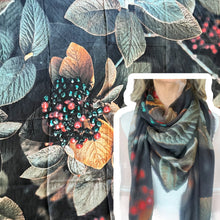 Carica l'immagine nel visualizzatore di Gallery, Scialle cotone seta stampa digitale