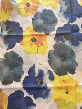 Carica l'immagine nel visualizzatore di Gallery, Sciarpa misto lana stampa digitale