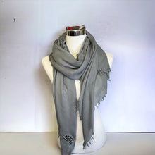 Carica l'immagine nel visualizzatore di Gallery, Sciarpa bamboo tinta unita