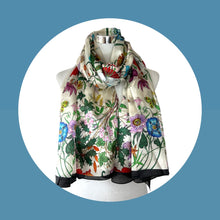 Carica l'immagine nel visualizzatore di Gallery, Sciarpa stola pura seta