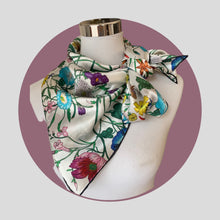 Carica l'immagine nel visualizzatore di Gallery, Foulard pura seta