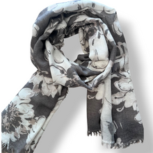Carica l'immagine nel visualizzatore di Gallery, Sciarpa misto lana stampa digitale
