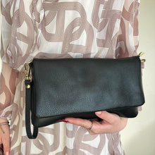 Carica l'immagine nel visualizzatore di Gallery, Pochette pelle Sandra