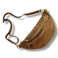 Carica l'immagine nel visualizzatore di Gallery, Marsupio tracolla pelle scamosciata