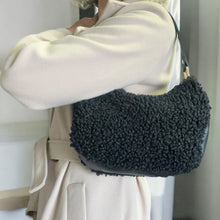 Carica l'immagine nel visualizzatore di Gallery, Borsetta Teddy