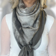 Carica l'immagine nel visualizzatore di Gallery, Scialle cotone seta stampa digitale
