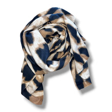 Carica l'immagine nel visualizzatore di Gallery, Sciarpa big maculata
