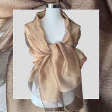 Carica l'immagine nel visualizzatore di Gallery, Stola e sciarpa seta elegante