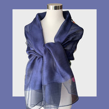 Carica l'immagine nel visualizzatore di Gallery, Stola e sciarpa seta elegante