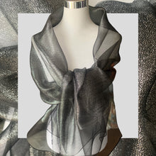 Carica l'immagine nel visualizzatore di Gallery, Stola e sciarpa seta elegante