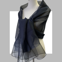 Carica l'immagine nel visualizzatore di Gallery, Stola e sciarpa seta elegante