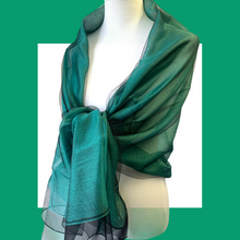 Carica l'immagine nel visualizzatore di Gallery, Stola e sciarpa seta elegante