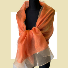 Carica l'immagine nel visualizzatore di Gallery, Stola e sciarpa seta elegante