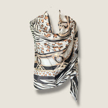 Carica l'immagine nel visualizzatore di Gallery, Sciarpa stola pura seta
