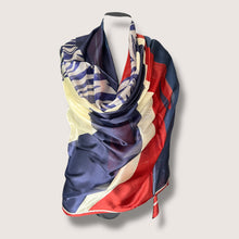 Carica l'immagine nel visualizzatore di Gallery, Sciarpa stola pura seta
