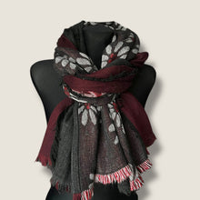 Carica l'immagine nel visualizzatore di Gallery, Sciarpa tre vieli
