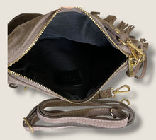 Carica l&#39;immagine nel visualizzatore di Gallery, Borsetta frangia Sara
