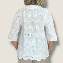 Carica l&#39;immagine nel visualizzatore di Gallery, Camicia In sangallo
