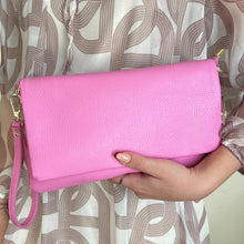 Carica l'immagine nel visualizzatore di Gallery, Pochette pelle Sandra
