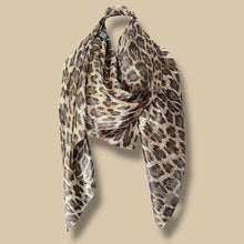 Carica l'immagine nel visualizzatore di Gallery, Sciarpa stola pura seta
