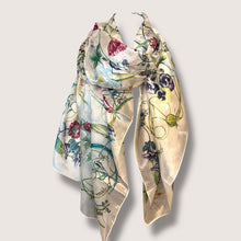 Carica l'immagine nel visualizzatore di Gallery, Sciarpa stola pura seta

