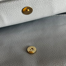 Carica l'immagine nel visualizzatore di Gallery, Pochette pelle Sandra
