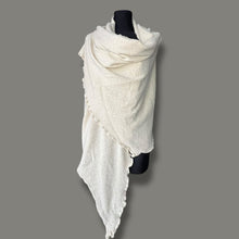 Carica l'immagine nel visualizzatore di Gallery, Sciarpa stola lurex
