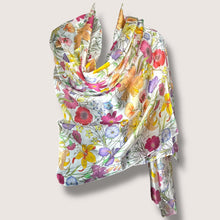 Carica l'immagine nel visualizzatore di Gallery, Sciarpa stola pura seta
