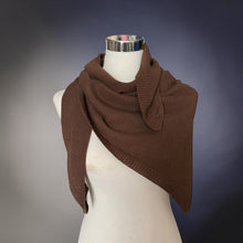 Carica l'immagine nel visualizzatore di Gallery, Triangolo in maglia
