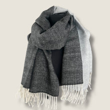 Carica l'immagine nel visualizzatore di Gallery, Sciarpa big double face
