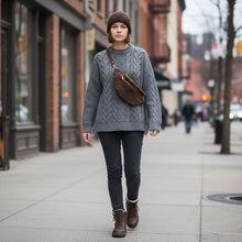 Carica l&#39;immagine nel visualizzatore di Gallery, Marsupio tracolla pelle scamosciata
